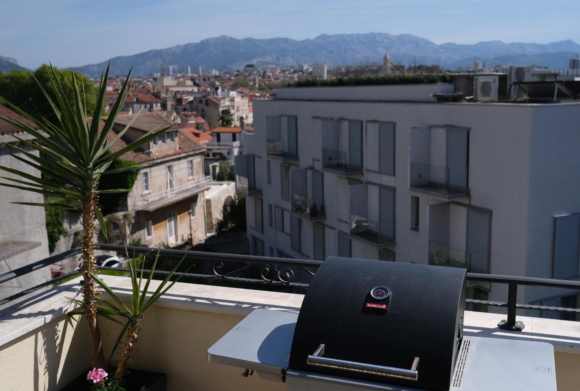 Prime Location Penthouse Apt With A Large Terrace Split Kültér fotó